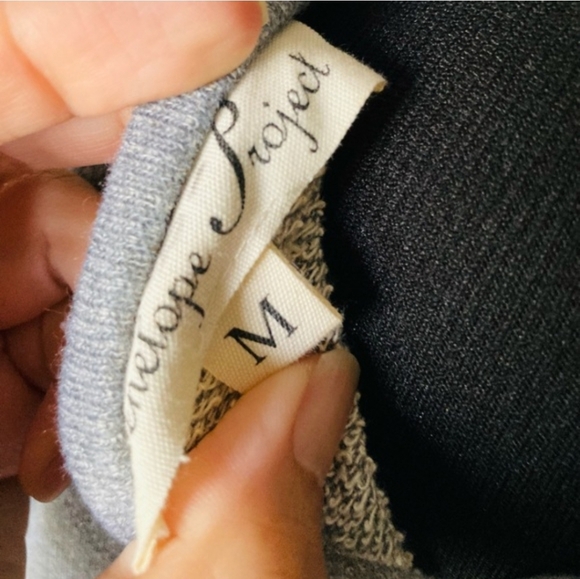 Elegant Heather Gray Ruffle Sleeve Sweatshirt - Picture 2 of 6